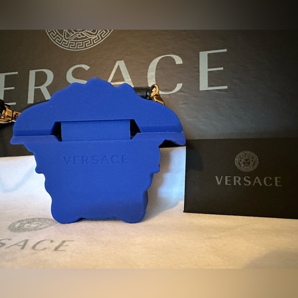 Versace 'La Medusa' AirPods Pro case NEW (AUTHENTIC) - Picture 11 of 13